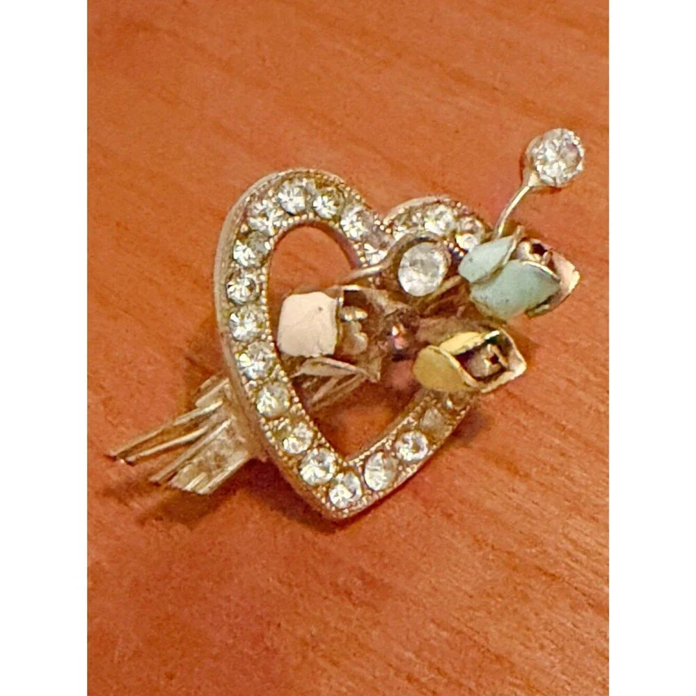 Vintage Mid-Century Rhinestone Enamel Rose Bouquet Heart Brooch Pin Grannycore